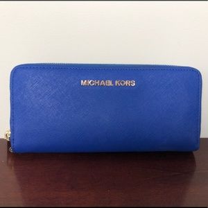 Micheal Kors wallet